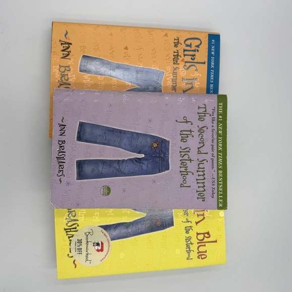 Sisterhood of the Traveling Pants 2-4 Bundle - Picture 3 of 9